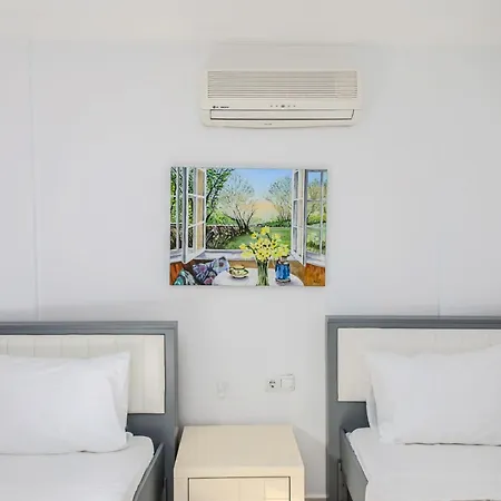 Sea View Flat W Shared Pool 6 Min To