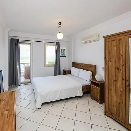 Sea View Flat W Shared Pool 6 Min To