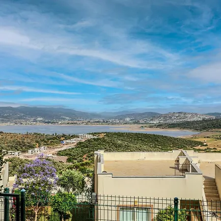 Otel Sea View Flat W Shared Pool 6 Min To