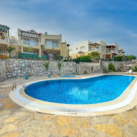 Sea View Flat W Shared Pool 6 Min To * Boğaziçi